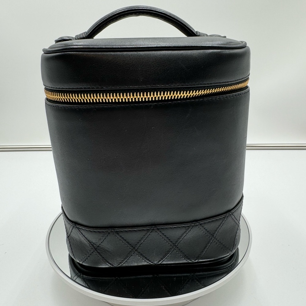 Chanel-Authentic-CC Logo bicolore Black Lambskin Leather Vanity Case